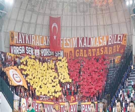 İÇİ RAKİPLERİ YAKAR DIŞI BİZİ GALATASARAY