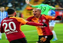 Emre Akbaba ve Feghouli'nin gol sevinci...